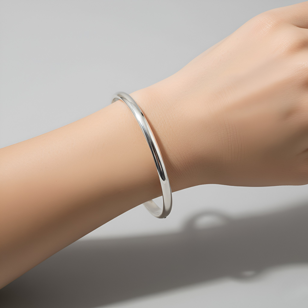 Minimalist Silver Bangle - Oh Rosewood