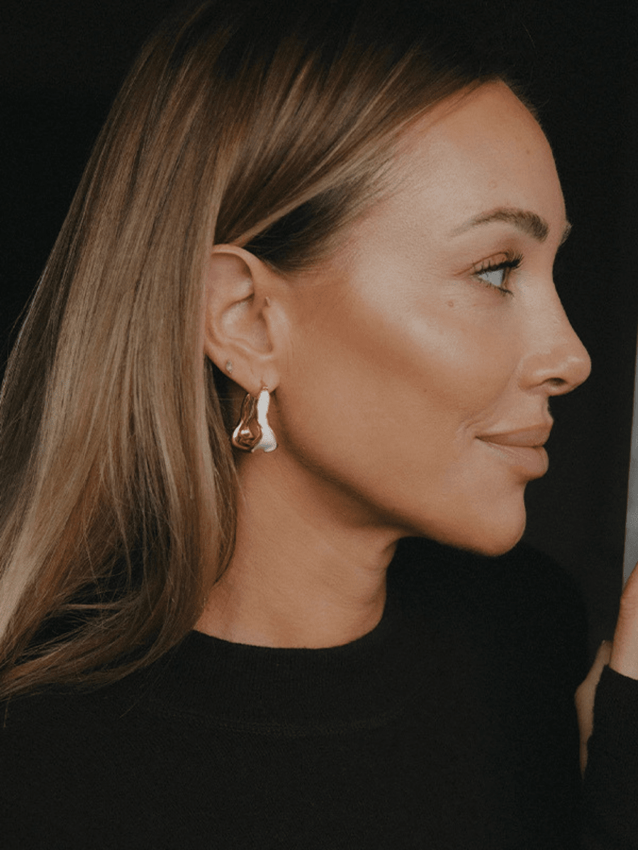 White detailed earrings - Oh Rosewood