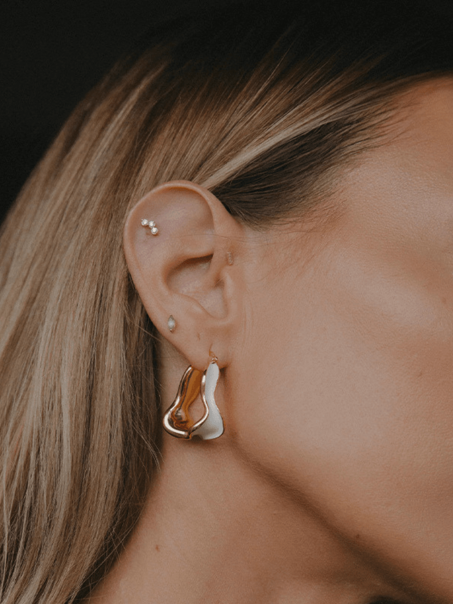 White detailed earrings - Oh Rosewood